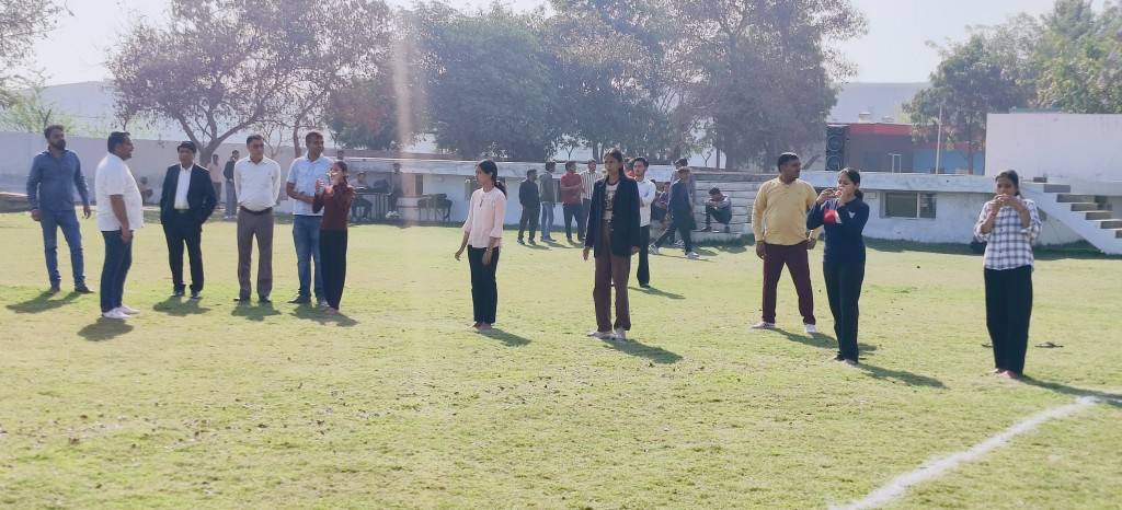 Spoon Lemon Race Competition in Sports Mania