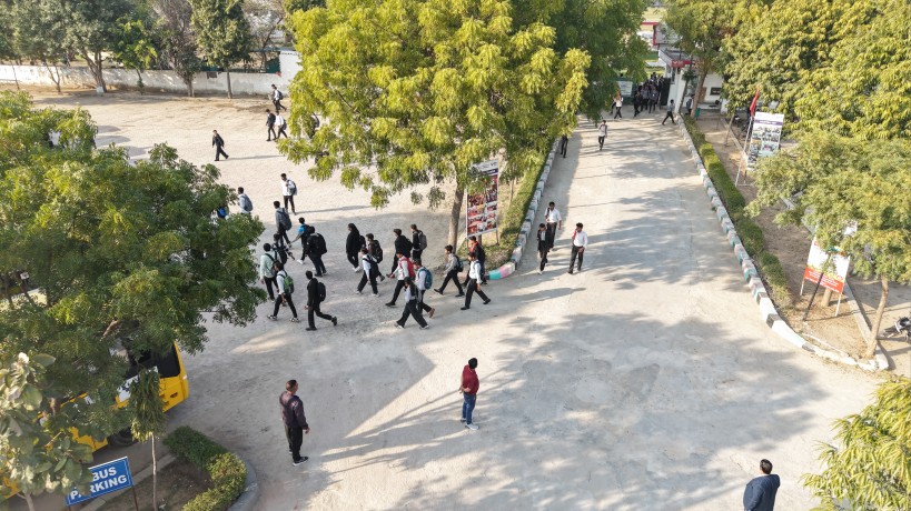 LUSH GREEN GARDEN CAMPUS